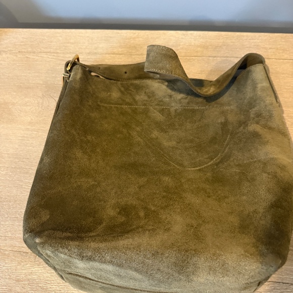 Madewell the essential bucket tote in suede - Picture 3 of 4